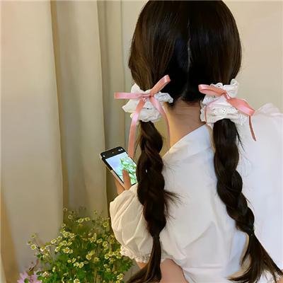 蜘蛛网中的女孩